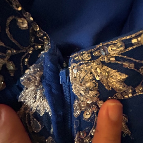 Selling my prom dress from 2009! Good condition - Picture 5 of 5